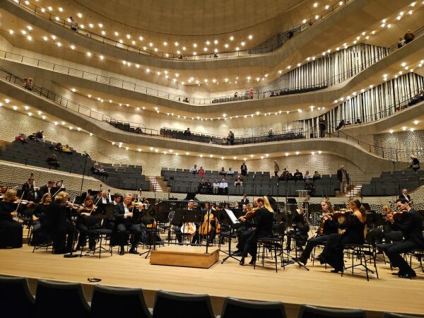 Orchester in der Elbphilharmonie in Hamburg