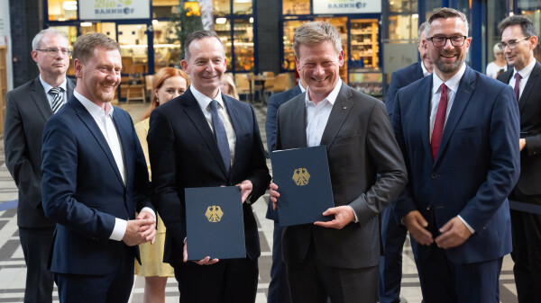 Volker Wissing  & Bahnchef Richard Lutz im Bahnhof Görlitz