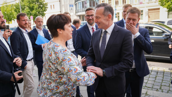 Volker Wissing  & Bahnchef Richard Lutz im Bahnhof Görlitz