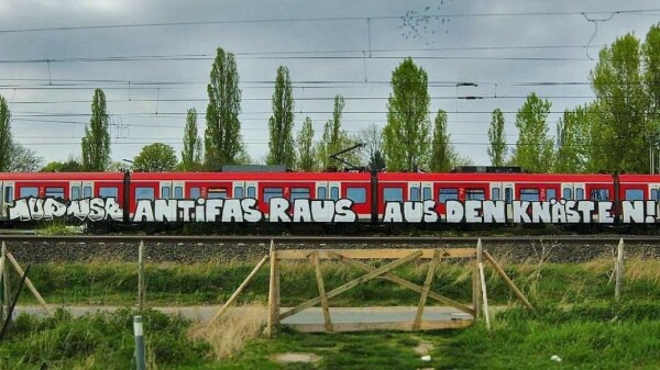 Symbolbild eines Antifa-Soli-Graffiti an einem Zug zur Kampagne: alleantifa.noblogs.org via facebook; 1UP CREW